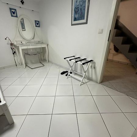 Simple Room In Luxembourg City Exteriör bild