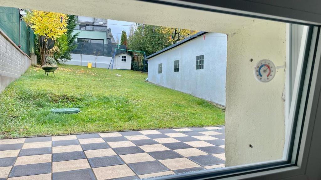 Simple Room In Luxembourg City Exteriör bild