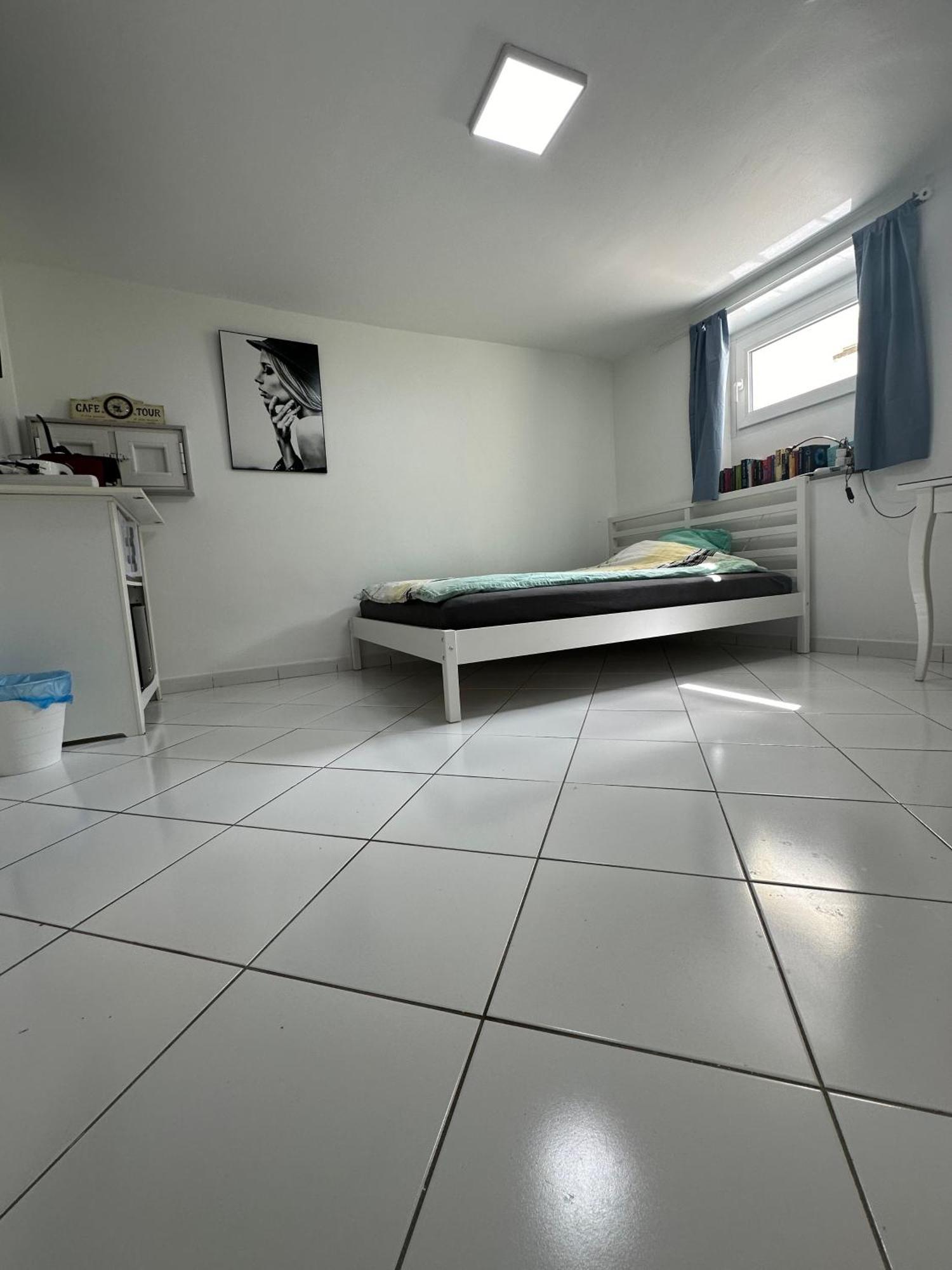 Simple Room In Luxembourg City Exteriör bild