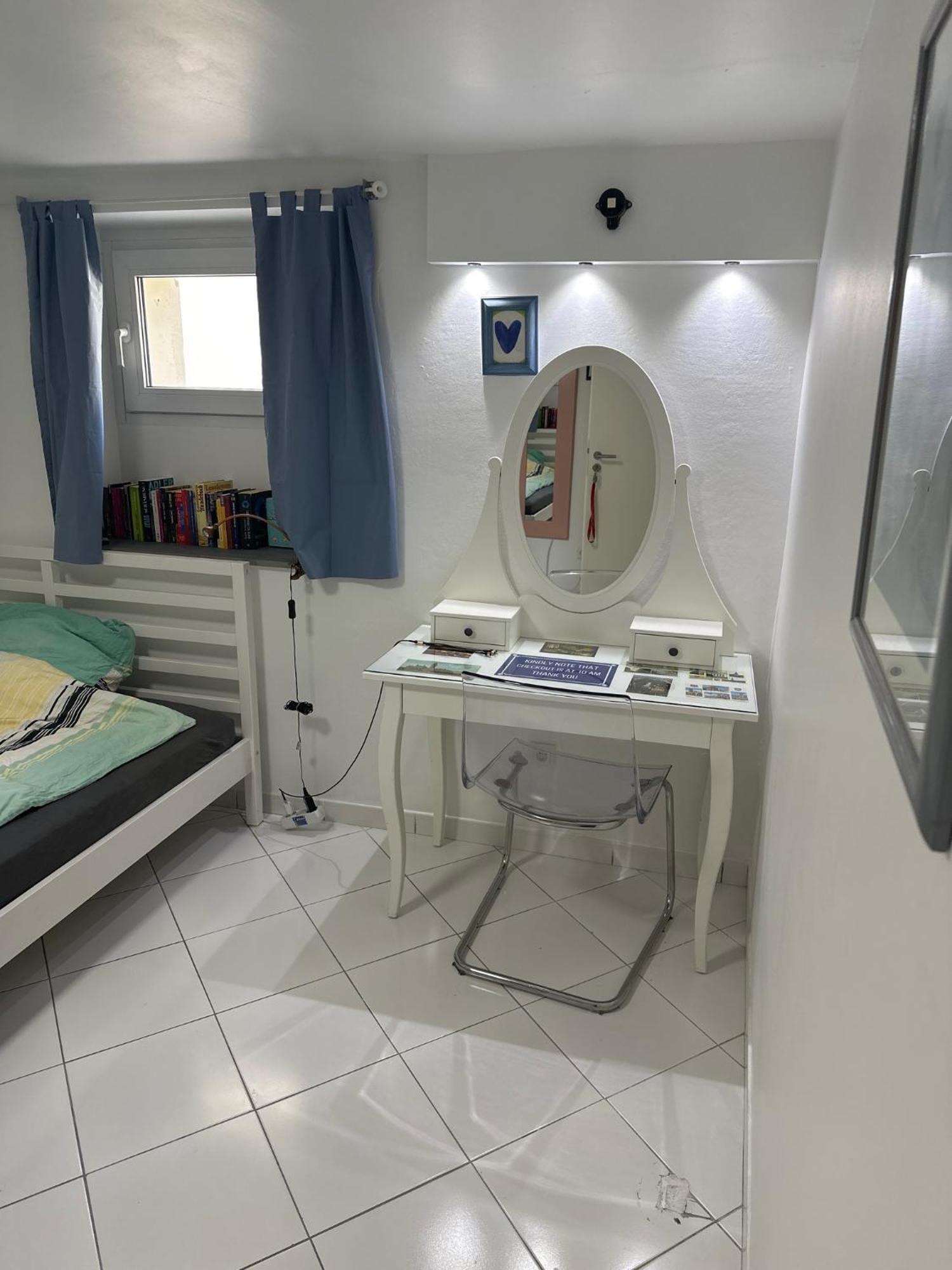 Simple Room In Luxembourg City Exteriör bild