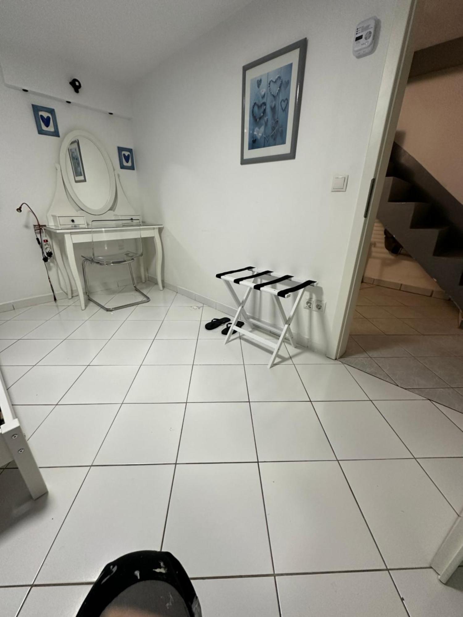 Simple Room In Luxembourg City Exteriör bild
